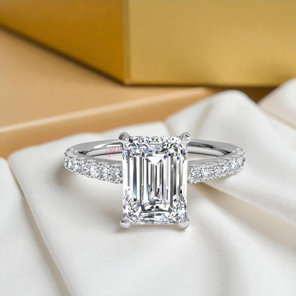 Diamond Engagement Ring Lab Grown Emerald  1.8 Carat IGI Certified Platinum 950 - Image 3 of 4