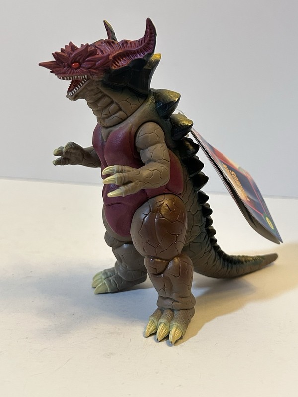 Vintage 2001 Bandai Ultraman CHAOS GOLMEDE Vinyl Figure Sofubi w/TAG * US SELLER