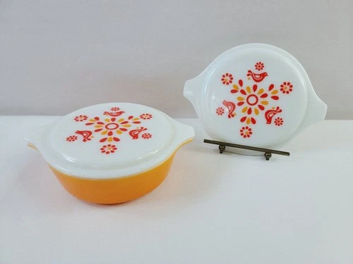 Pyrex Friendship Orange Casserole 24  1.5 Qt. w/ White Milk Glass 24-C Lid X 2