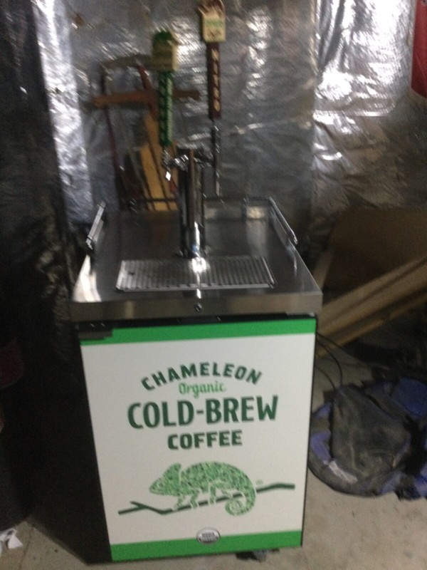Nitro Brew UBC  KegMaster 2 -Nitro Cold Brew Edition-2 Tap Tower + Nitro Infuser