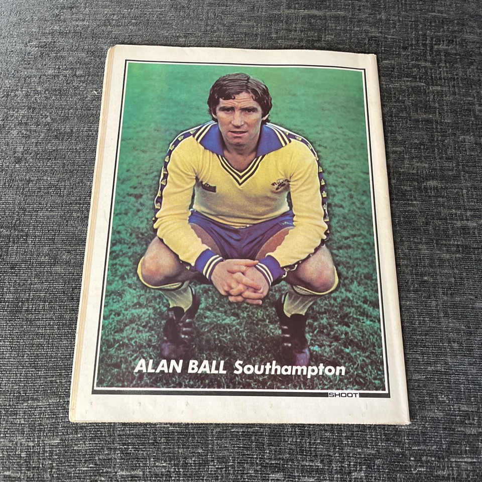 Shoot Magazine 26 Feb 1977 Bolton Wanderers Glenn Hoddle Alan Ball Ray shoot-magazine-26-feb-1977-bolton-wanderers-glenn-hoddle-alan-ball-ray