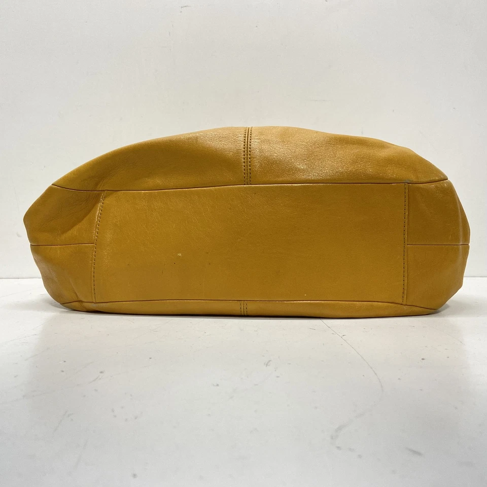 Bolso Hobo CoachF15075 Amarillo Soho Lynn Hebilla Plateada Foto 4 de 4