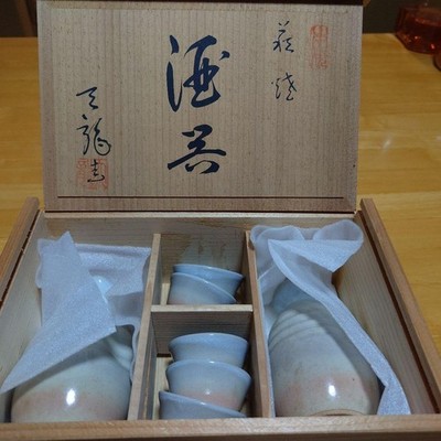 Hagi Ware Sake Flasche (Tokkuri) & Tasse Set, von Tenryu Kiln, Japan Keramik