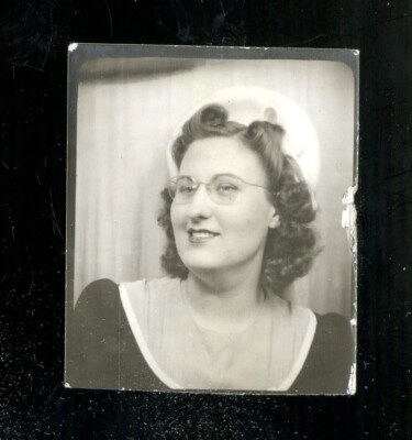 Vintage Photo Booth Photo PRETTY WOMAN IN GLASSES FASHION HAT 1940's