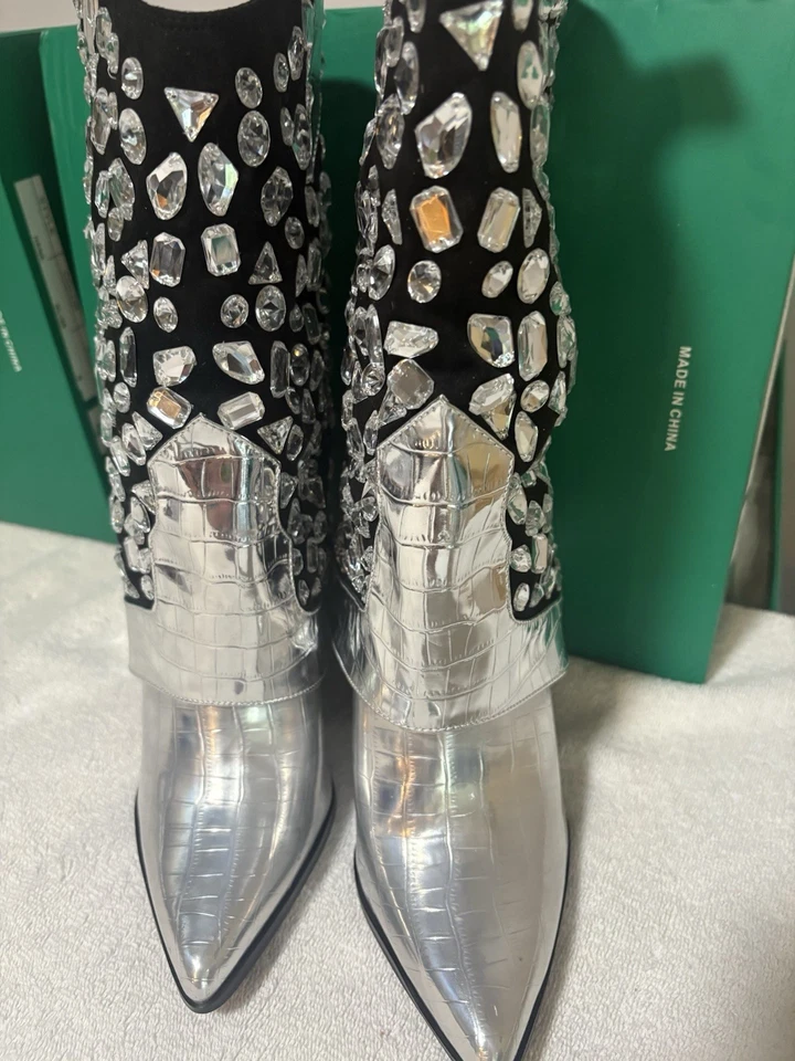 Lauren Lorraine Women’s Size 9 Silver Embellished Western Inspired Boots - Image 2 of 4