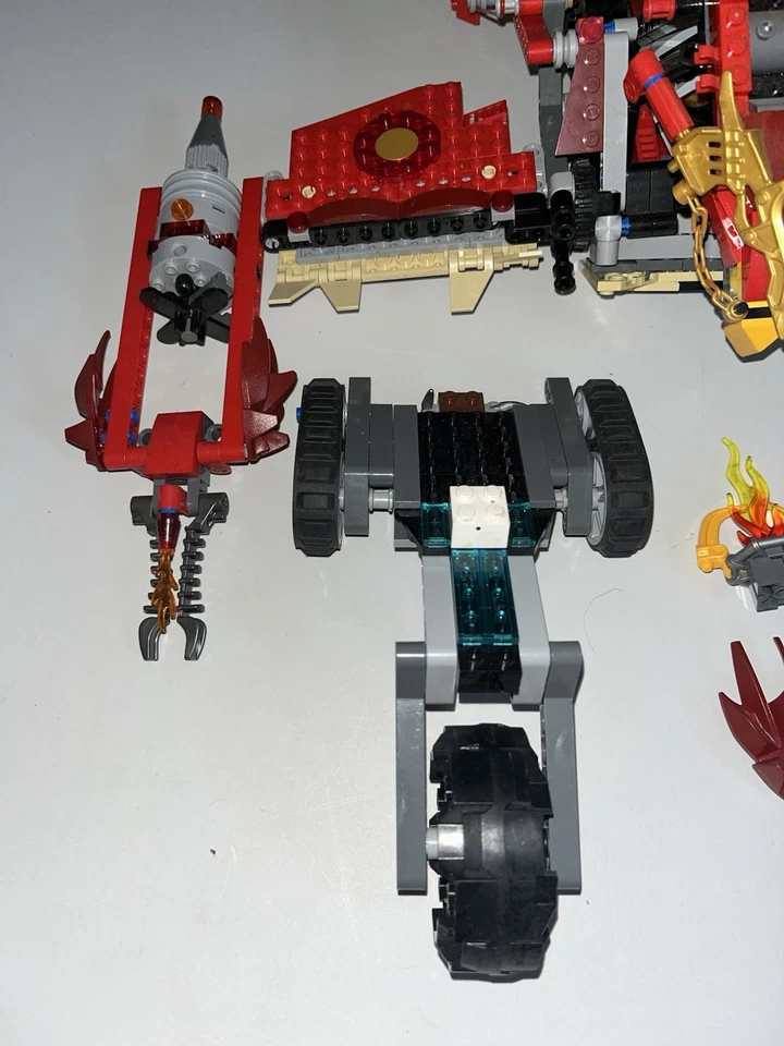 Lego Chima Flying Phoenix Fire Temple #70146 incomplete - Image 2 of 4