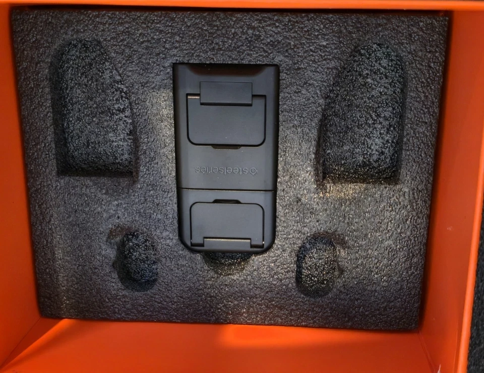 Steelseries Nimbus  Wireless Gaming Controller In Black. - Image 4 of 4