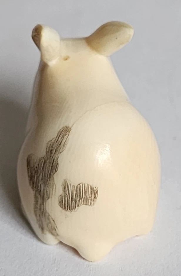 Sujet animalier ancien, Lapin en Matière naturelle sculptée, Yeux en Corail - Photo 4/4