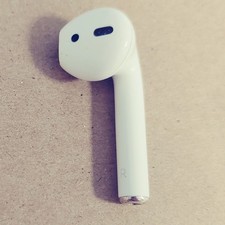 Apple AirPods 2nd Generation Right Ear - A2032 parts only not working