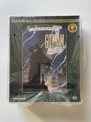 Mezco One:12 Collective Batman Gotham By Gaslight + Comic