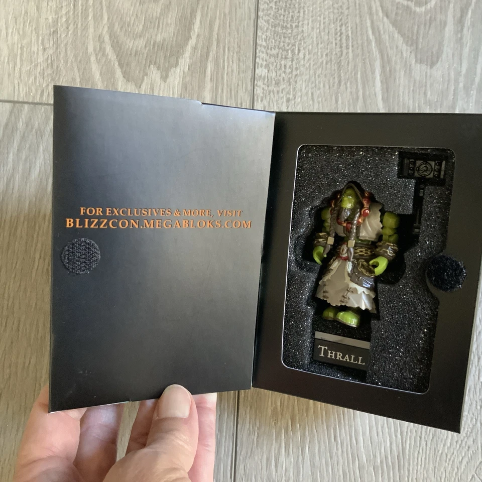 Mega Bloks World of Warcraft Exclusive Shaman Thrall 2011 BlizzCon Exclusive - Image 4 of 4