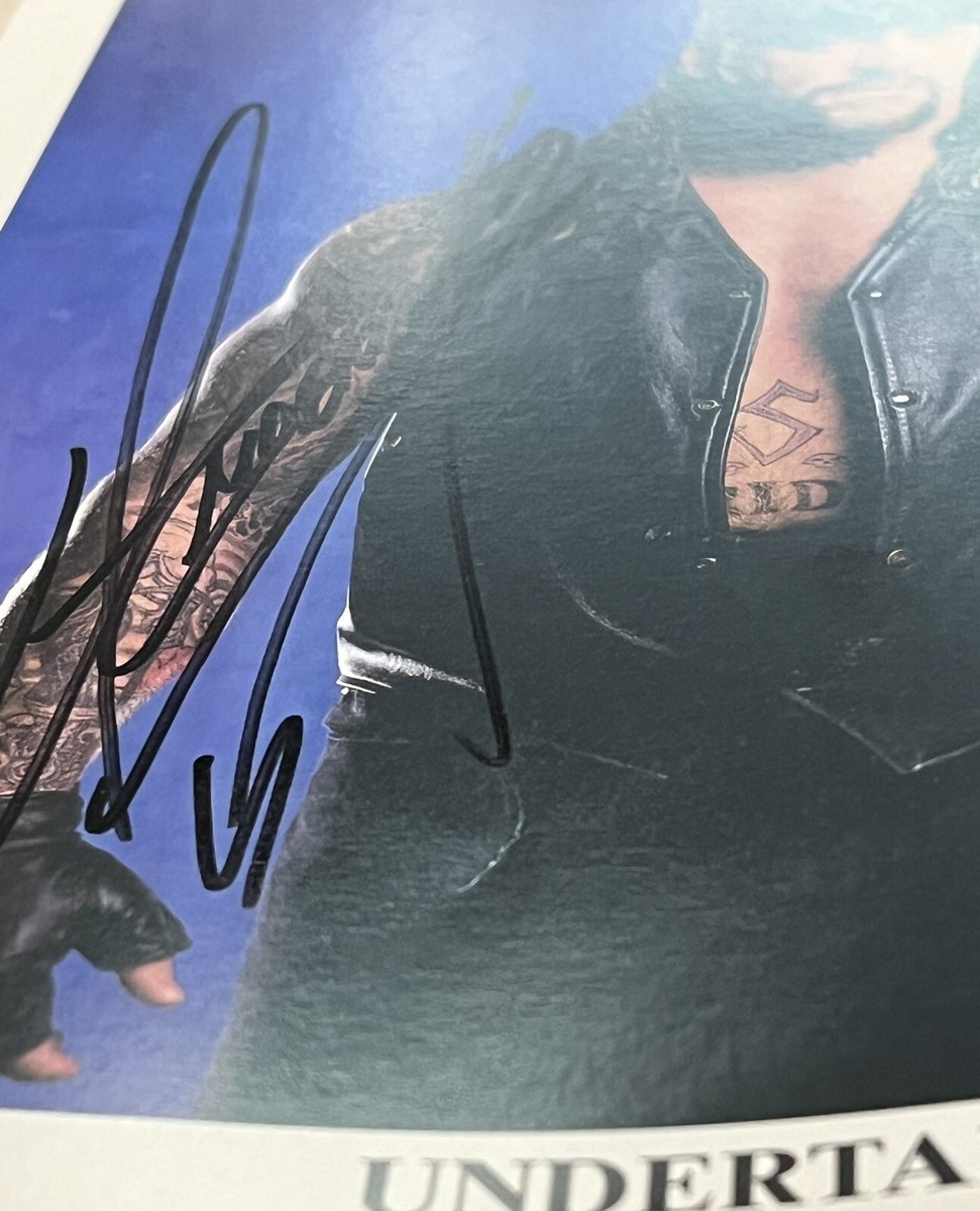 WWE THE UNDERTAKER P-713 HAND SIGNED AUTOGRAPHED 8X10 PROMO PHOTO