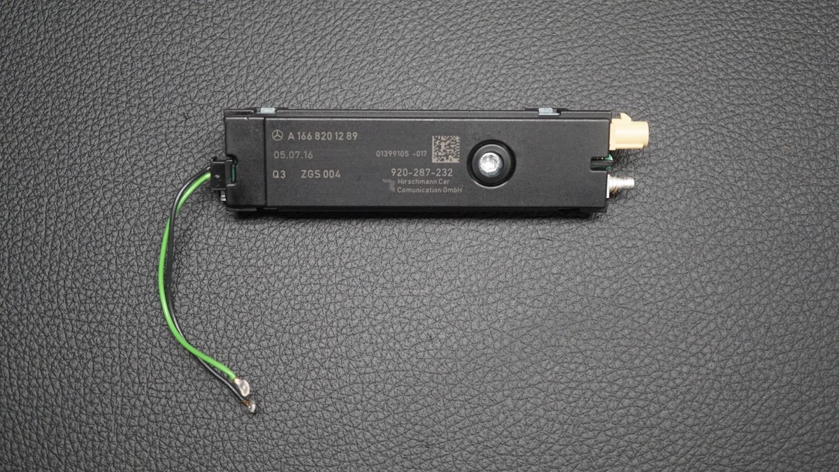 OEM MERCEDES BENZ GLE GLS W166 X166 ANTENNA AMPLIFIER A1668201289 