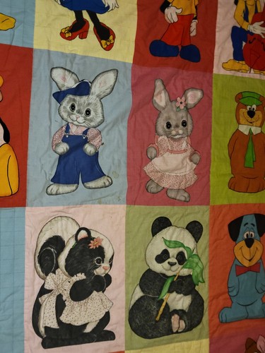 Vtg Disney Warner Bros Quilt Blanket Handmade Mickey Minnie Goofy Donald Bambi - Picture 6 of 11