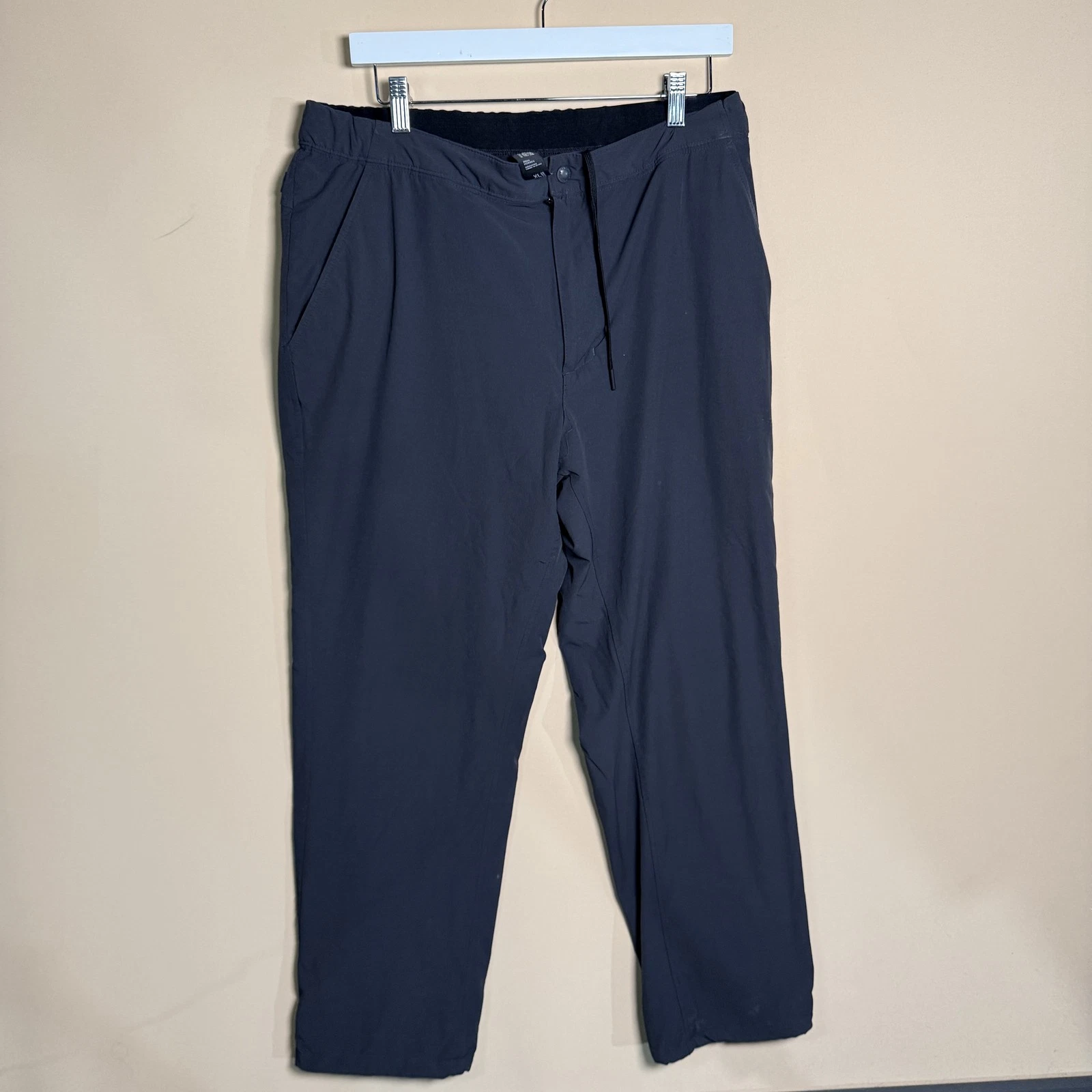 Mountain Hardwear Soft Shell Straight Leg Hiking Pants Black Men's Size XL
Opens in a new window or