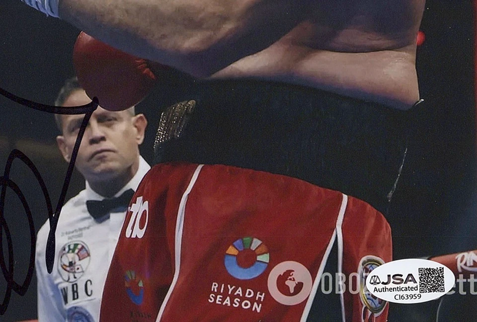 Oleksandr Usyk signed "BOXING CHAMPION" 8x10 Photo PROOF c Tyson Fury JSA COA - Image 3 of 4