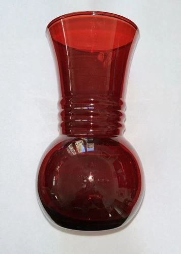 VINTAGE ANCHOR HOCKING ROYAL RUBY RED RIBBED FLOWER VASE 6 1/2" TALL