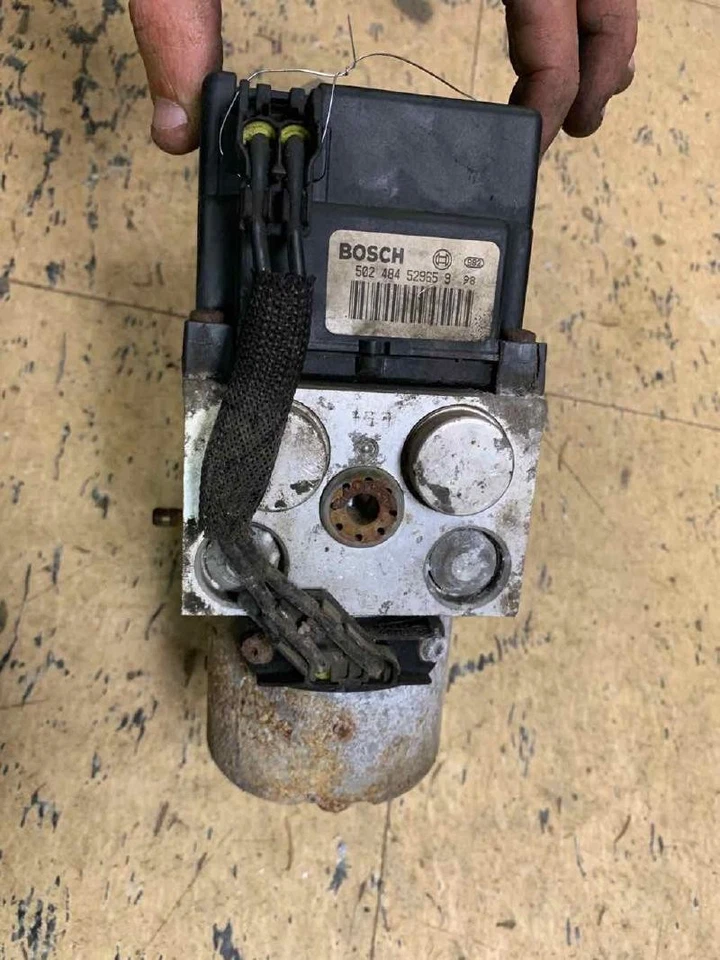 Control de tracción de freno antibloqueo Mercury Grand Marquis 2003-2004 OEM Foto 4 de 4