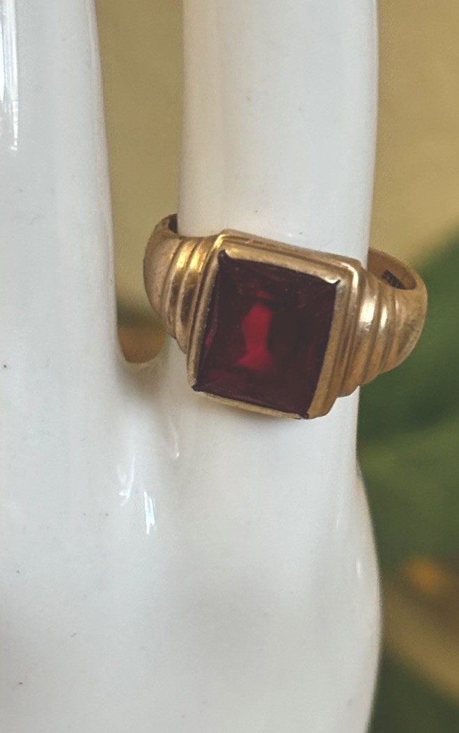 Beautiful 10k  Lab Created Ruby Ring - image 1