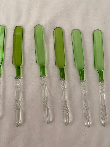 Rare Vintage Green Depression Glass Butter Knives Set of 9 Excellent Condition - Picture 2 of 6