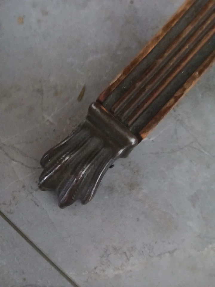 Duncan Phyfe Mahogany Circa 1930s Dining Table Vintage  - Image 4 of 4