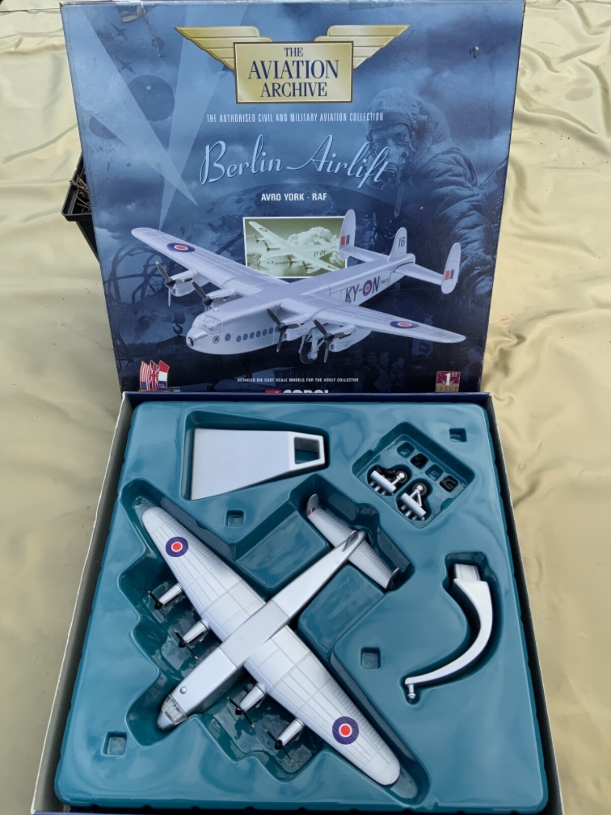 Diecast Aircraft Avro York Royal Air Force 1144 Scale