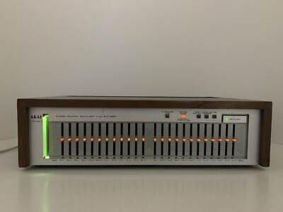 AKAI EA G90 Stereo Graphic Equalizer Rare Wood LED 2 Color Vintage