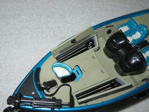 DALE EARNHARDT JR. #8 OREO/RITZ 2004 CASTAWAY NITRO BOAT & TRAILER 1:24 HQ ITEM - Picture 8 of 23