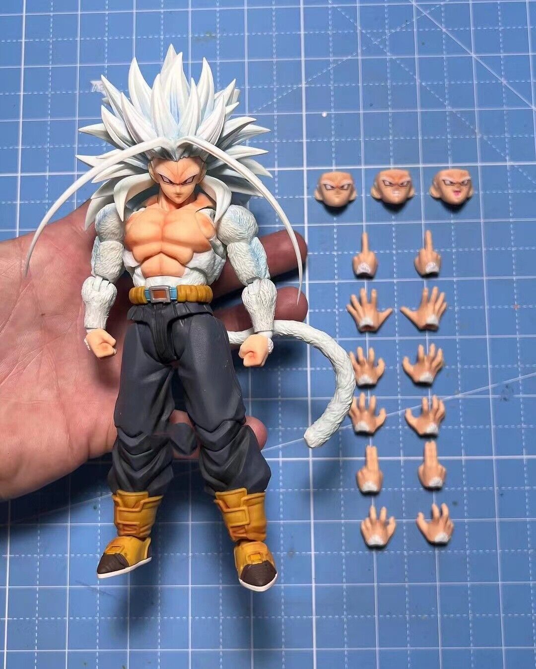 CUSTOM Dragonball shf ssj5 trunks Figure preorder