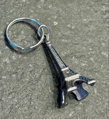 バレンシアガ　エッフェル塔チャーム Balenciaga Keychain Charm Eiffel Tower Silver Limited Edition
