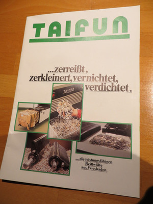 2 Stück Prospekte aus den 80er Firma Schleicher Markdorf, TAIFUN und DIXI
