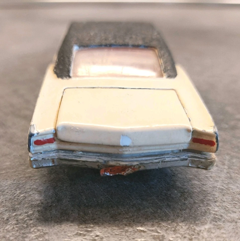 DINKY TOYS GB OLDSMOBILE DYNAMIC 88 Made in Hong Kong 1965 57/004 Scala 1:42 - Immagine 4 di 4