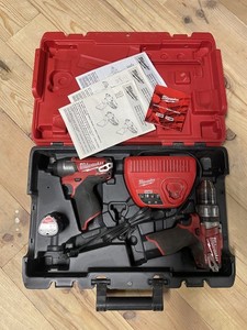 Milwaukee M12 12V 2-Tool Combo Kit -Hammer Drill and Impact Driver W/ Batt&Chgr