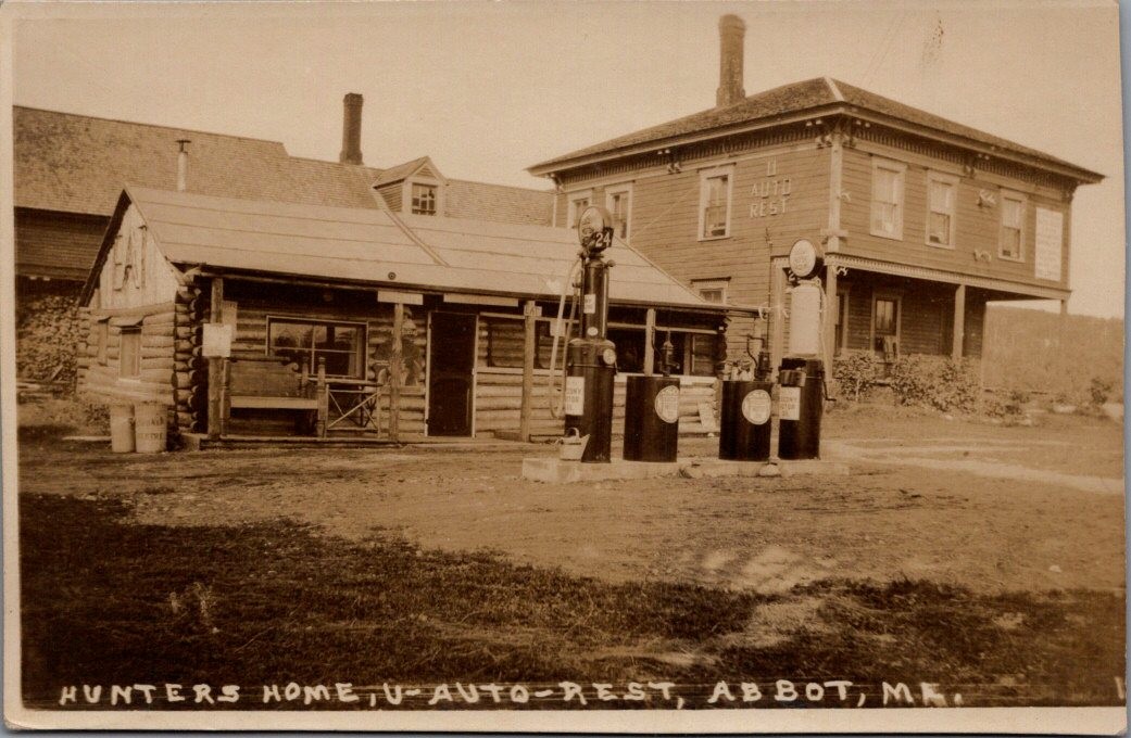 Hunters Home, U-Auto-Rest, Gas Station, ABBOT, Maine Real Photo Postcard