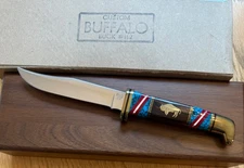 VINTAGE BUCK DAVID YELLOWHORSE BUFFALO FIXED BLADE KNIFE NEVER USED IN BOX  BRT