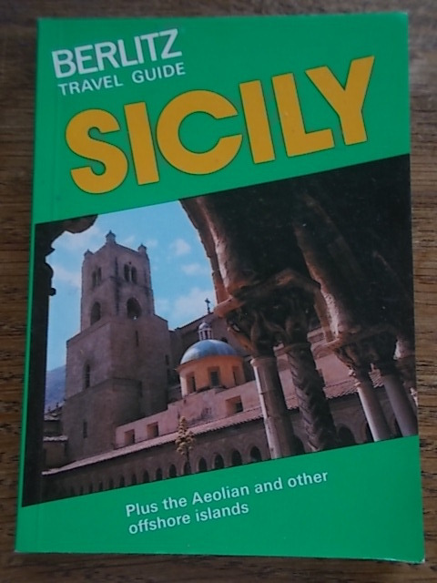 BERLITZ Travel Guide SICILY MINT Condition ISBN 0029695104