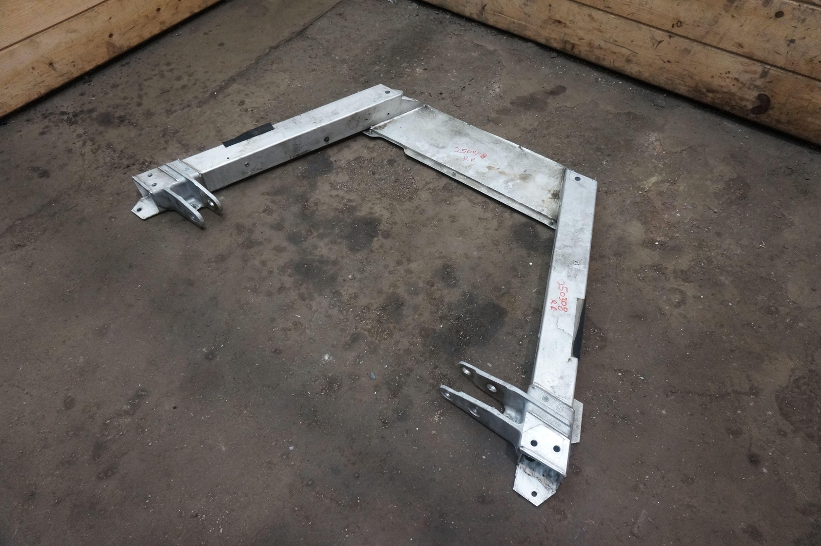 Rear Engine Subframe Crossmember OEM 11A7025CP McLaren 650S 2015