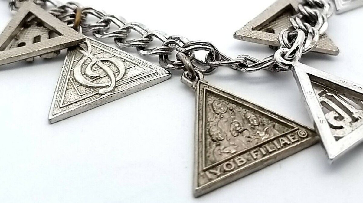 Iyob Filiae Job's Daughters Masonic 10 Charms Bracelet Grams