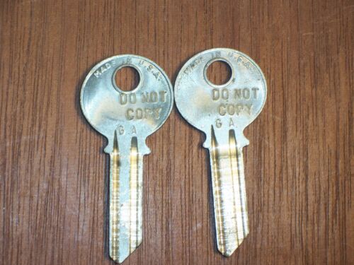 2 chiavi vuote originali Yale GA Keyway 5 pin marcate non copiare - Foto 2 di 3