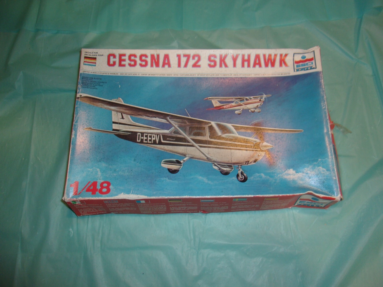ERTL CESSNA 172SK HAWK 1/48 SCALE UNASSEMBLED MODEL KIT IN ORIGINAL BOX #239