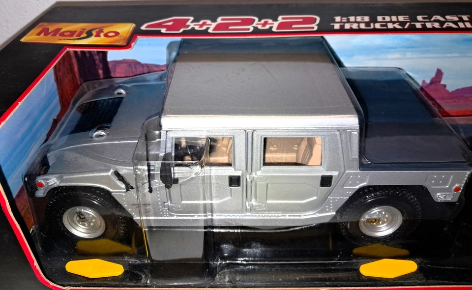 Maisto 1:18 Die Cast Truck Trailer 2 Motorcycles Hummer KTM 520SX Suzuki RM250 - Image 2 of 4
