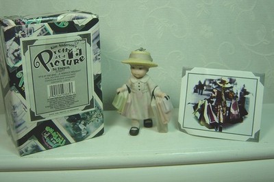 KIM ANDERSONS PRETTY AS A PICTURE  ORNAMENT-''IT'S IN THE BAG..A PERFECT HOLIDAY''