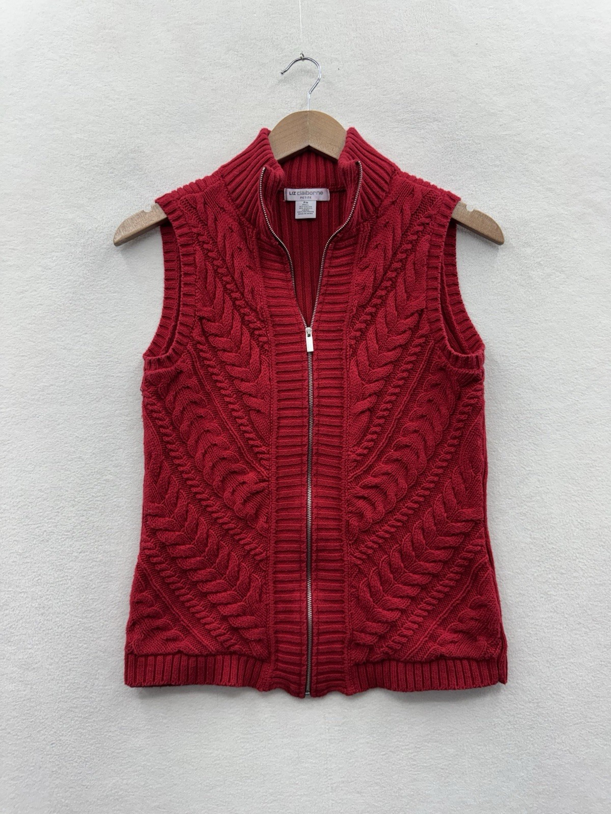Liz Claiborne Woman's Medium Petite Zip Up Sweater Vest Red Cable Knit