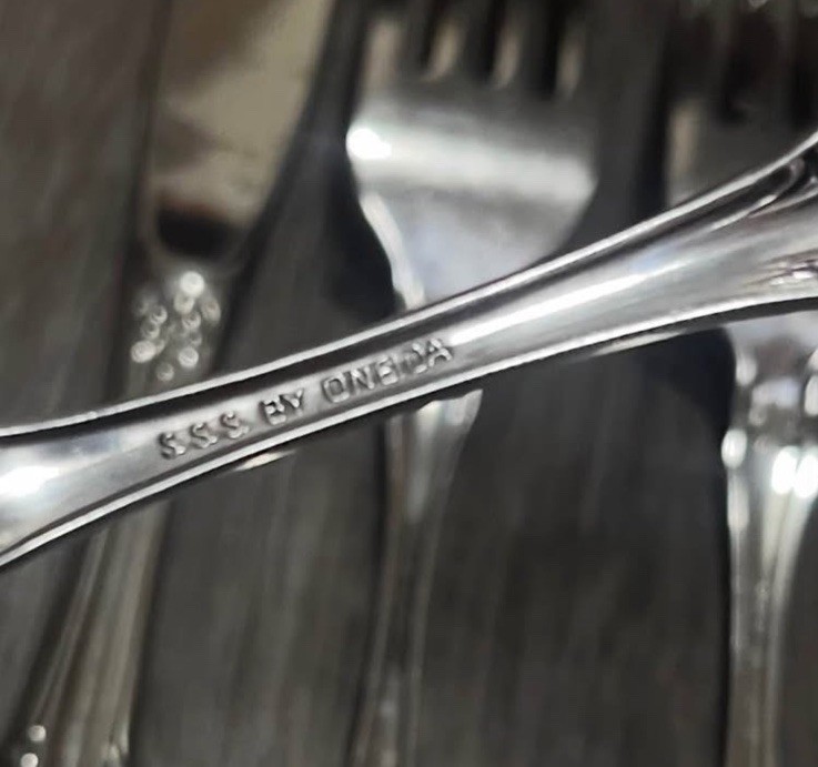 5 Pc Oneida SSS Renoir Pembrooke  Stainless & Silver Flatware  Place Setting S