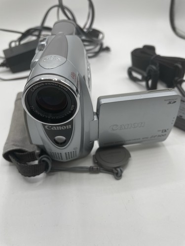 Canon ZR300 MiniDV Camcorder with 22x Optical Zoom Works W/Accessories Tested - Picture 3 of 7