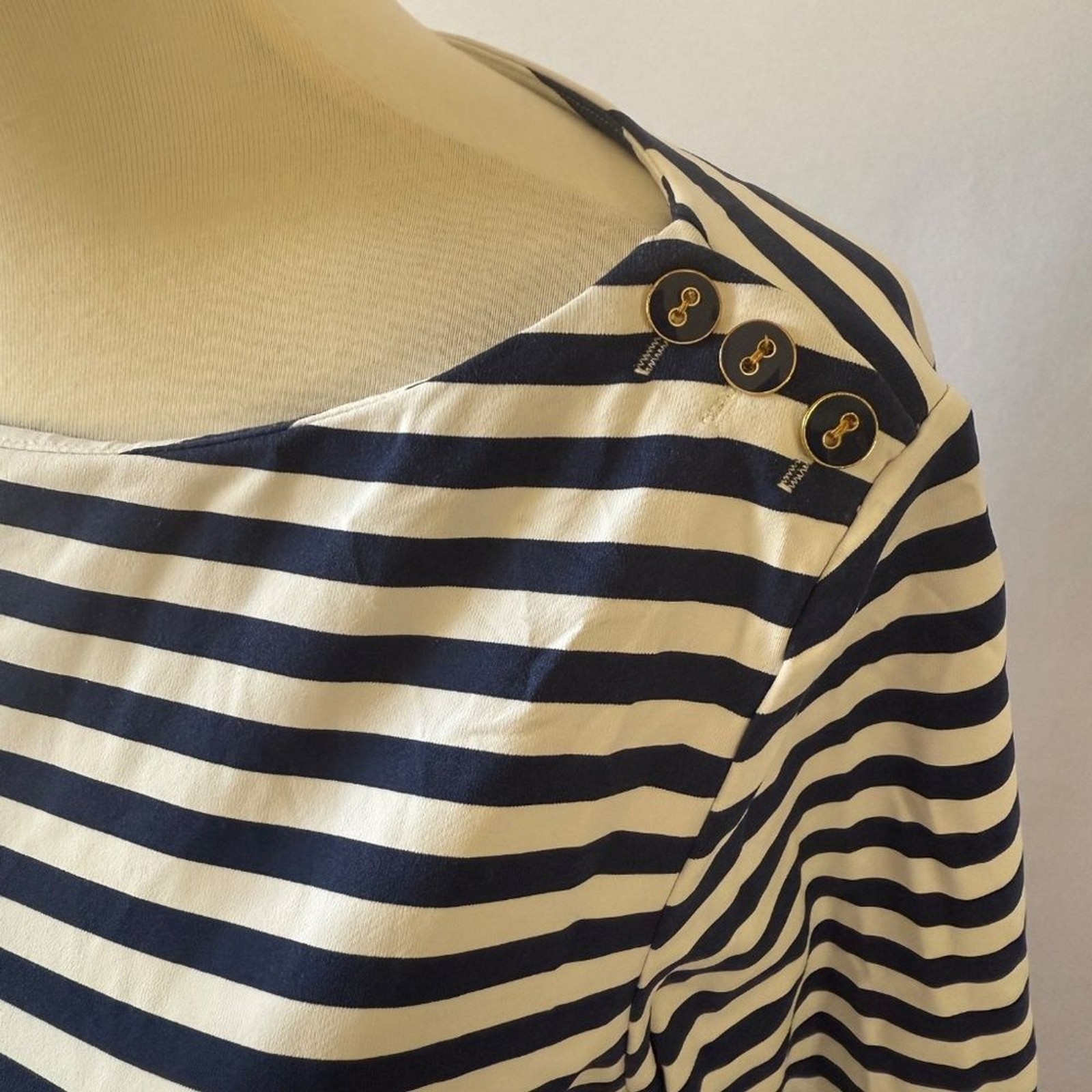 J MCLAUGHLIN WAVESONG STRIPED BUTTON SHOULDER TEE… - image 6