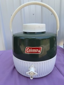Coleman Snow-Lite 1 Gal Insulated Water Jug Green Spigot Screw Lid Cup 5501B700