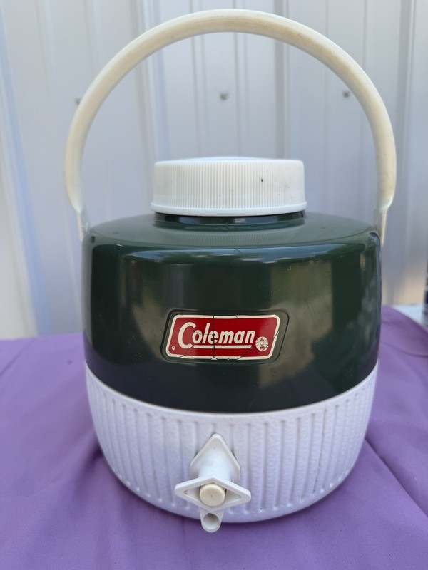 Coleman Snow-Lite 1 Gal Insulated Water Jug Green Spigot Screw Lid Cup 5501B700