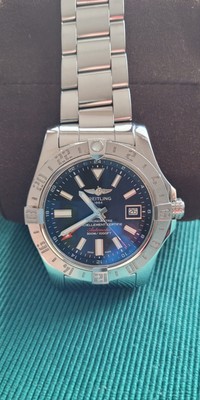 Breitling Avenger GMT 43 Ref. 32390 aus 2021   max.6 Monate Gesamttragezeit