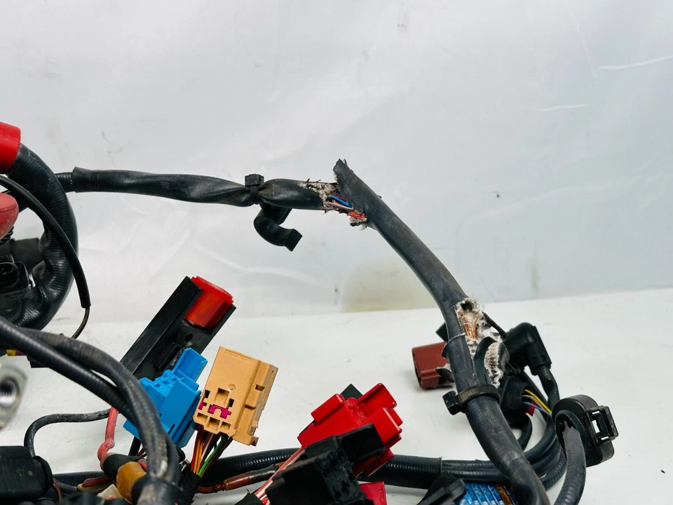 2012-2014 AUDI A8 QUATTRO 3.0L - Chicote de fios do motor 4H1971713CR - Imagem 4 de 4